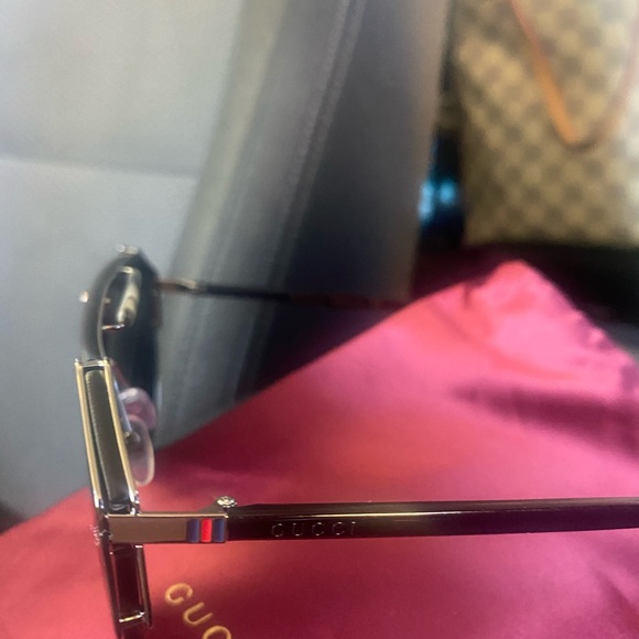 Women’s Gucci sunglasses